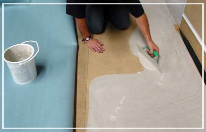 как постелить ковролин на бетонный пол