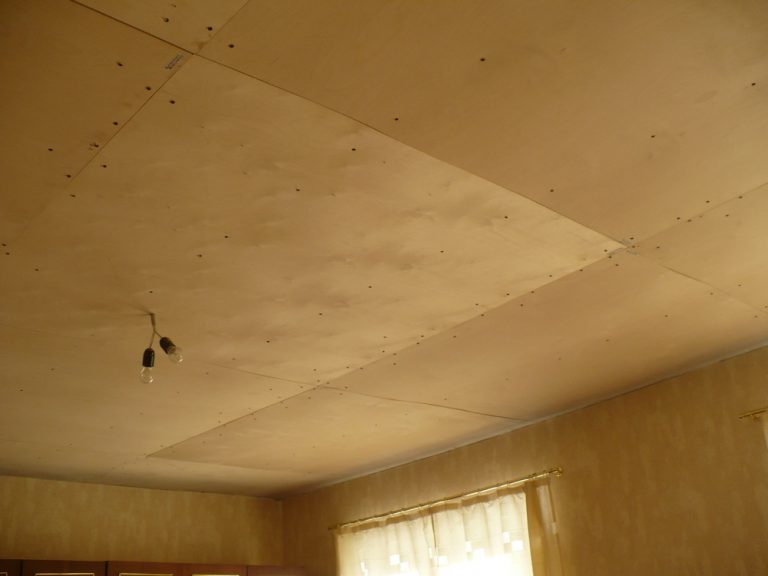  потолок по деревянным балкам: подшивка в частном доме доской и .