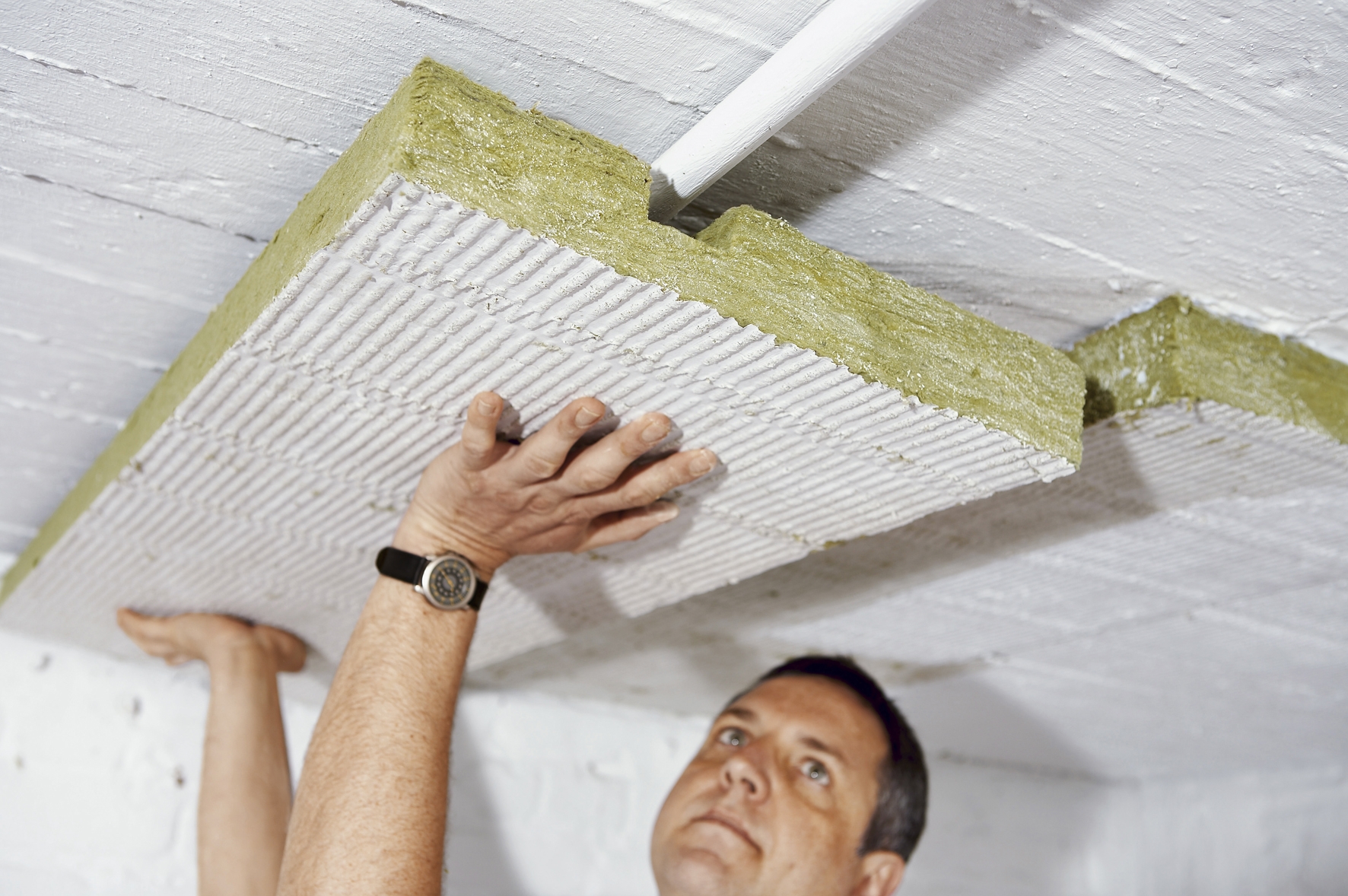 Шумоизоляция этажами дома. Звукоизоляция ISOVER шумка. Теплоизоляция потолка. Утеплитель для потолка. Шумоизоляционные материалы для потолка.