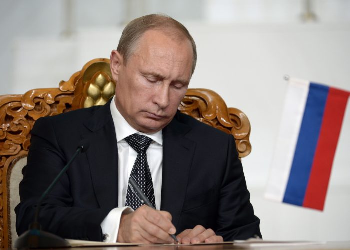 Путин подписал закон