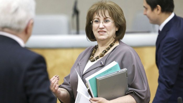Депутат Госдумы пожаловалась на нехватку денег при зарплате в 380 тысяч рублей