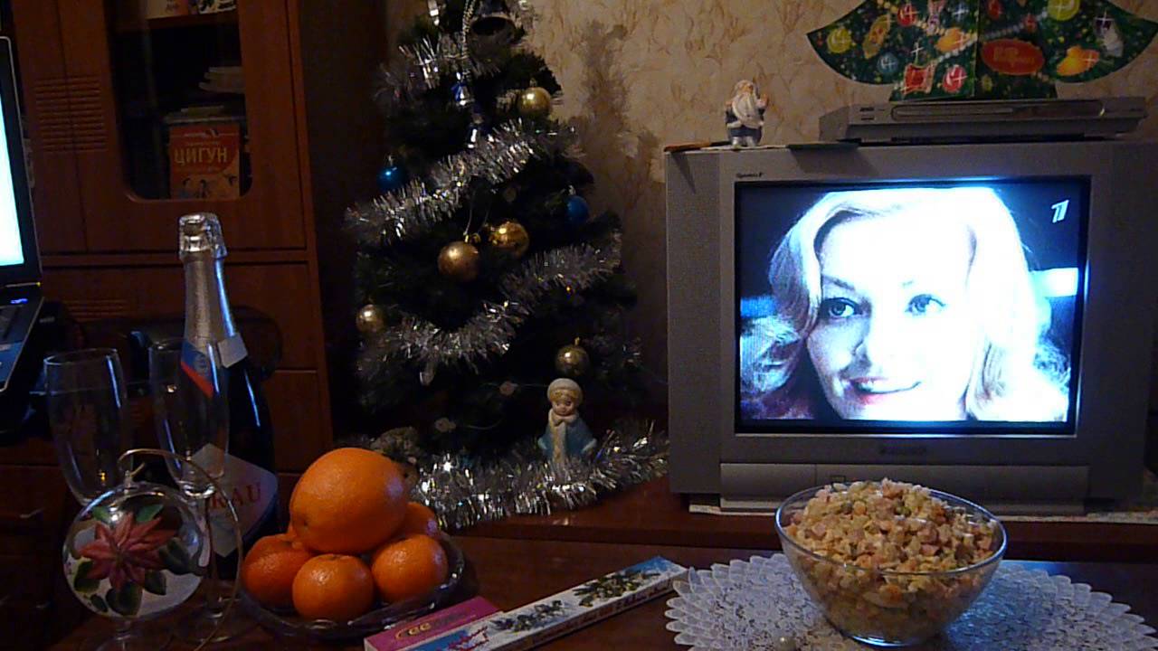 Фото на фоне телевизора